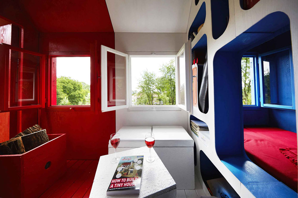 tiny-prefab-cabin-france-4