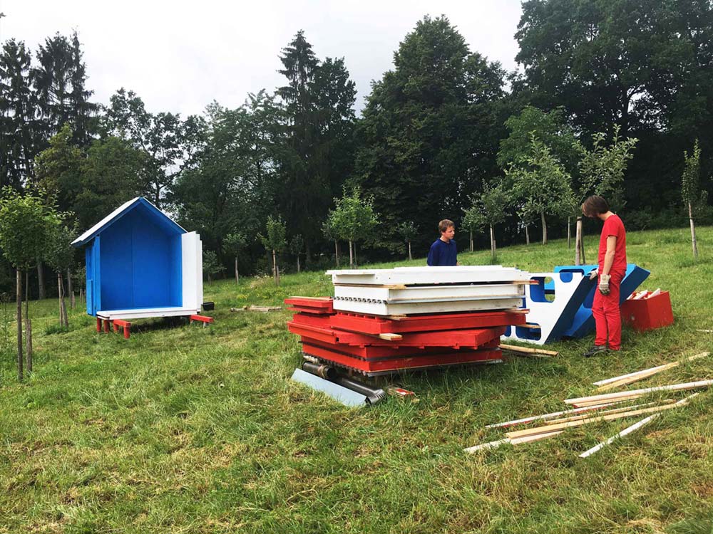 tiny-prefab-cabin-france-6