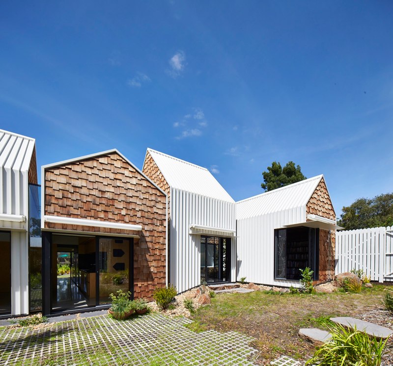 建築写真集　with in small homes I chose a Rustic 2-bedroom Over a Luxury Home and Here's Why
