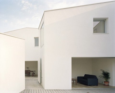 two-houses-studios-raum