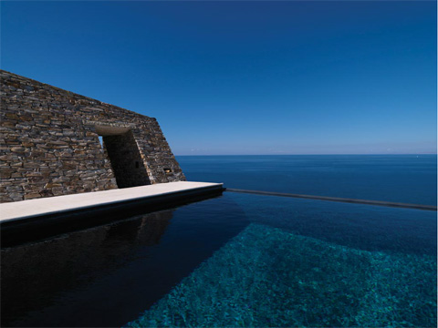 villa-greece-cliffhanger9