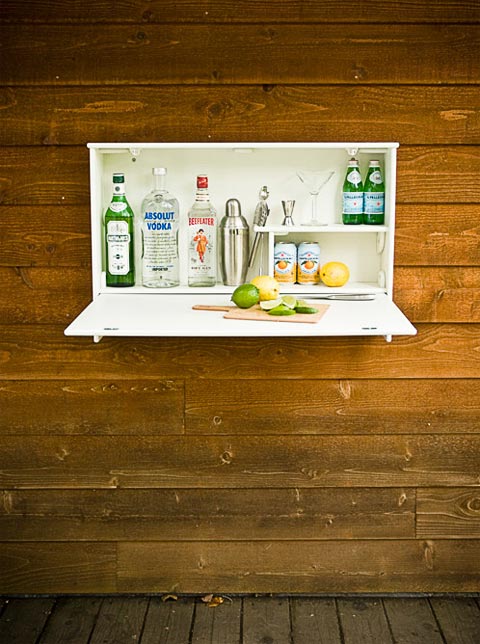 wall-mounted-bar-wallbanger