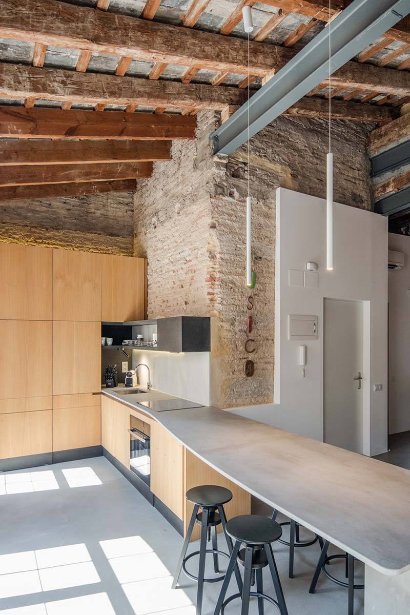 wood stone kitchen design - Apartment Musico Iturbi
