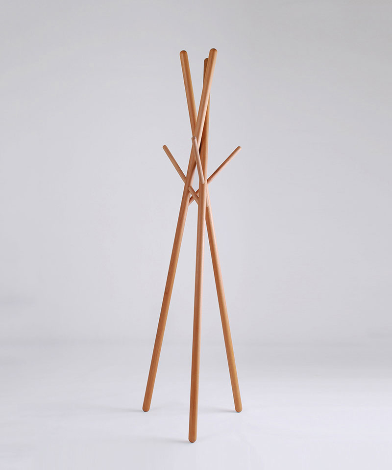 wooden-hangers-nude1