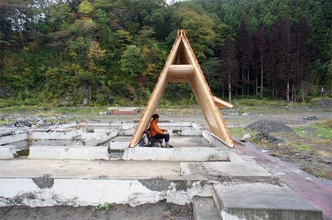 wooden-shelter-gassho